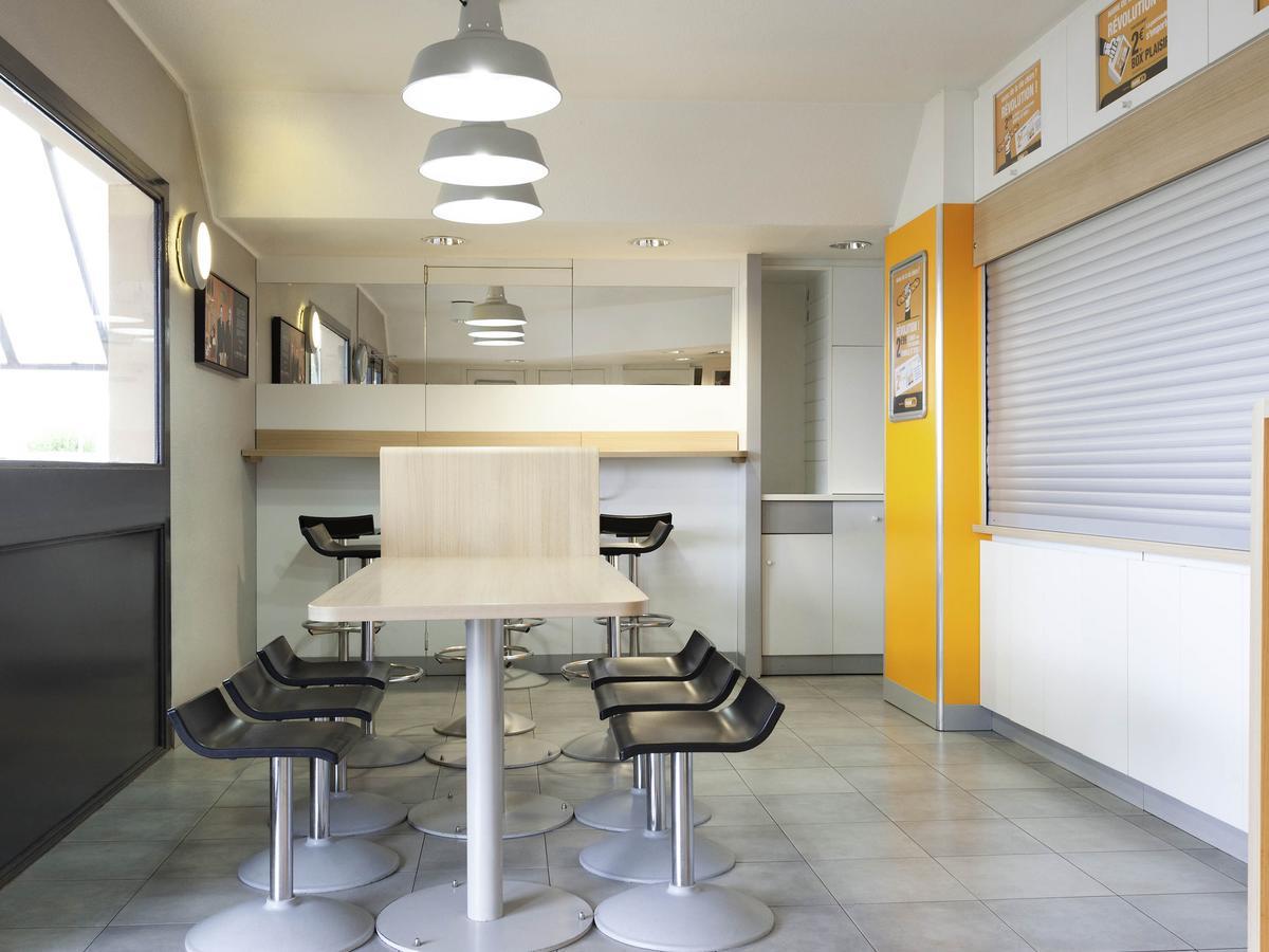 Hotelf1 Salon De Provence Екстер'єр фото