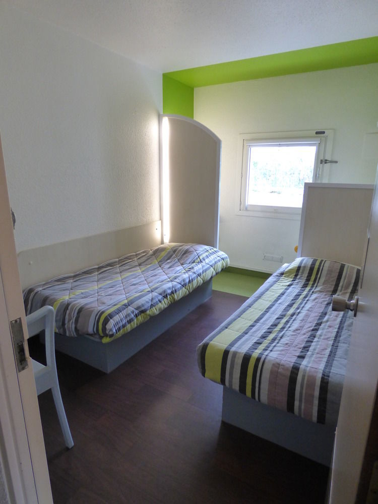 Hotelf1 Salon De Provence Екстер'єр фото