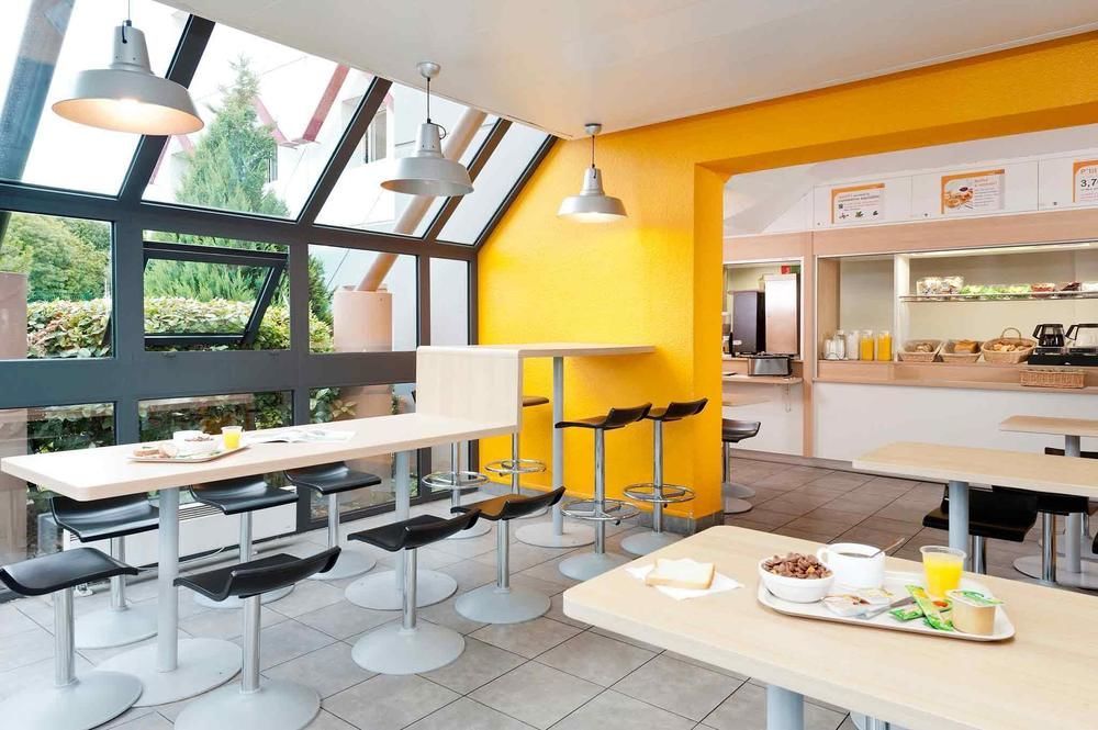 Hotelf1 Salon De Provence Екстер'єр фото